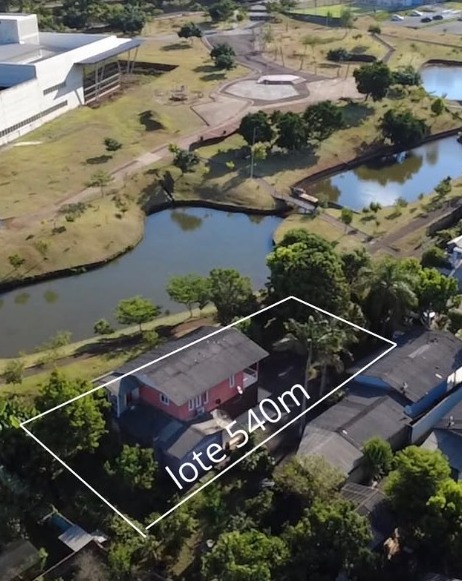 Casa à venda no Bairro Panorama em Pinhalzinho/SC – Terreno de 540 m² com potencial para prédio